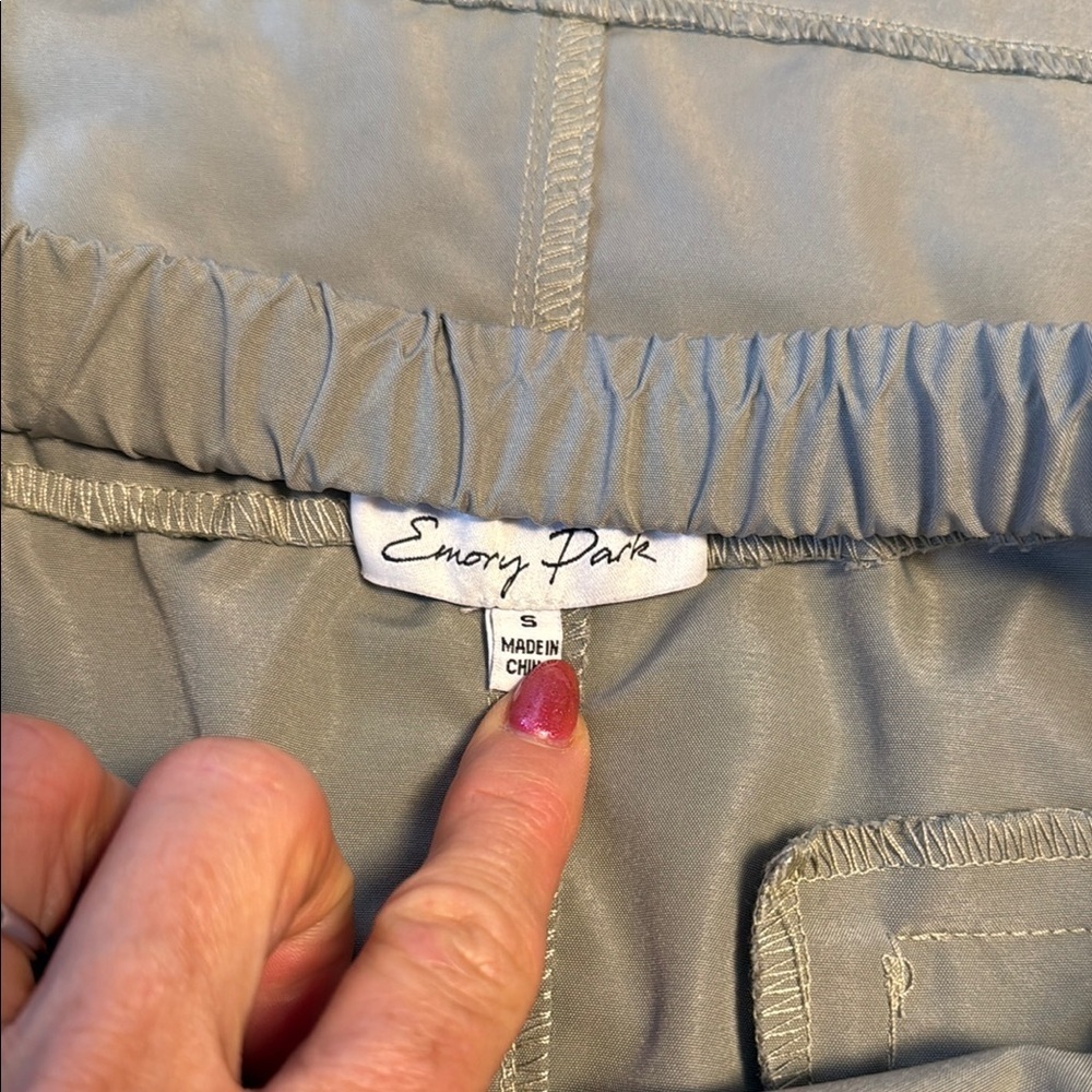 light olive green  Women's cargo Skirt - Picture 5 of 5